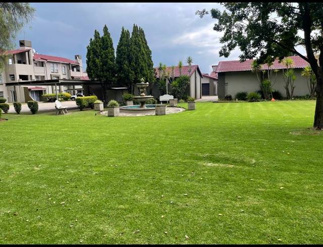 2 BEDROOM APARTMENT FOR SALE IN VAALPARK